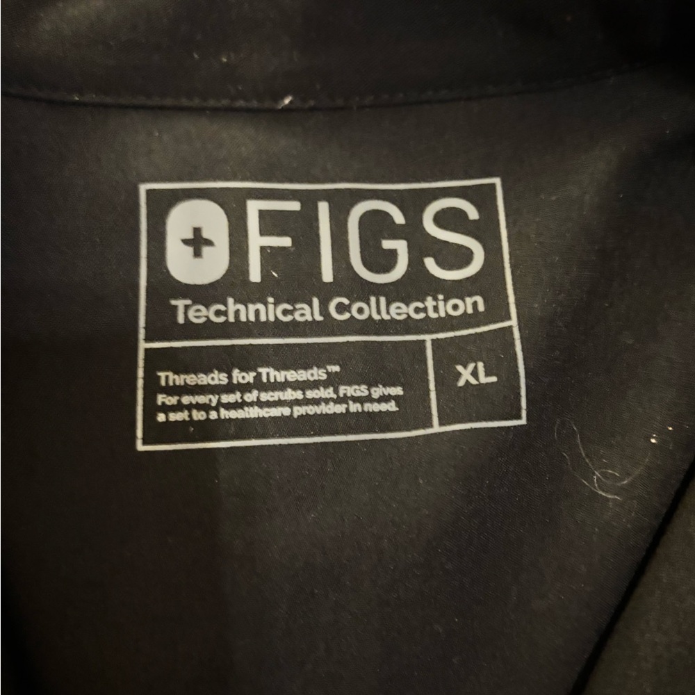 Figs Black Scrub Top